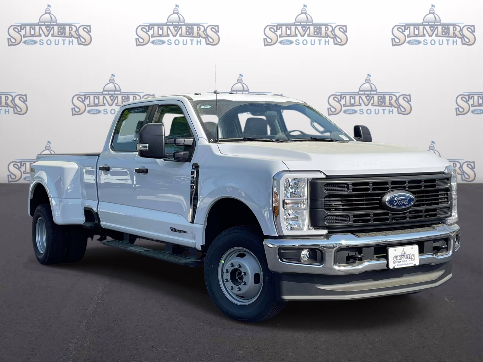 2026 Oxford White Ford Super Duty F-350 DRW XL 4X4 Truck