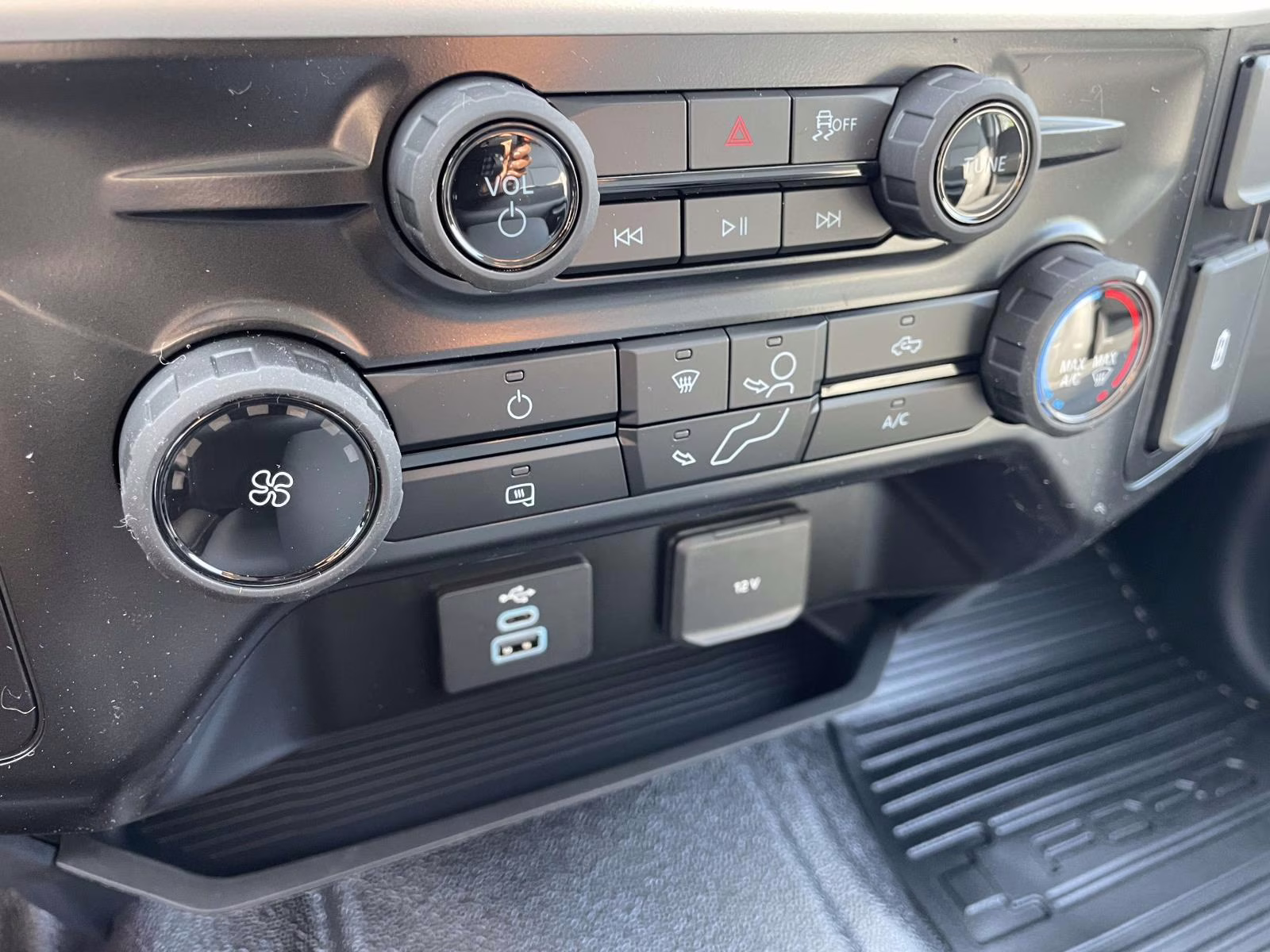 2026 Oxford White Ford Super Duty F-350 DRW XL 4X4 Truck