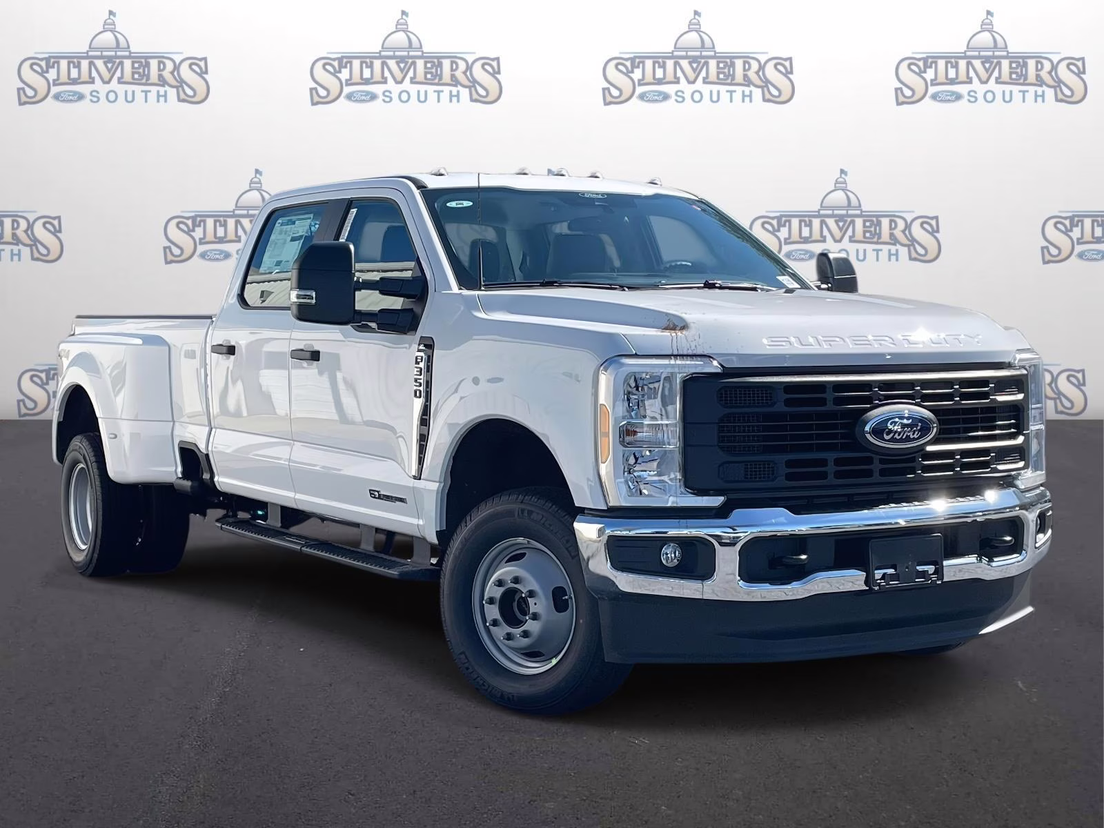 2026 Oxford White Ford Super Duty F-350 DRW XL 4X4 Truck