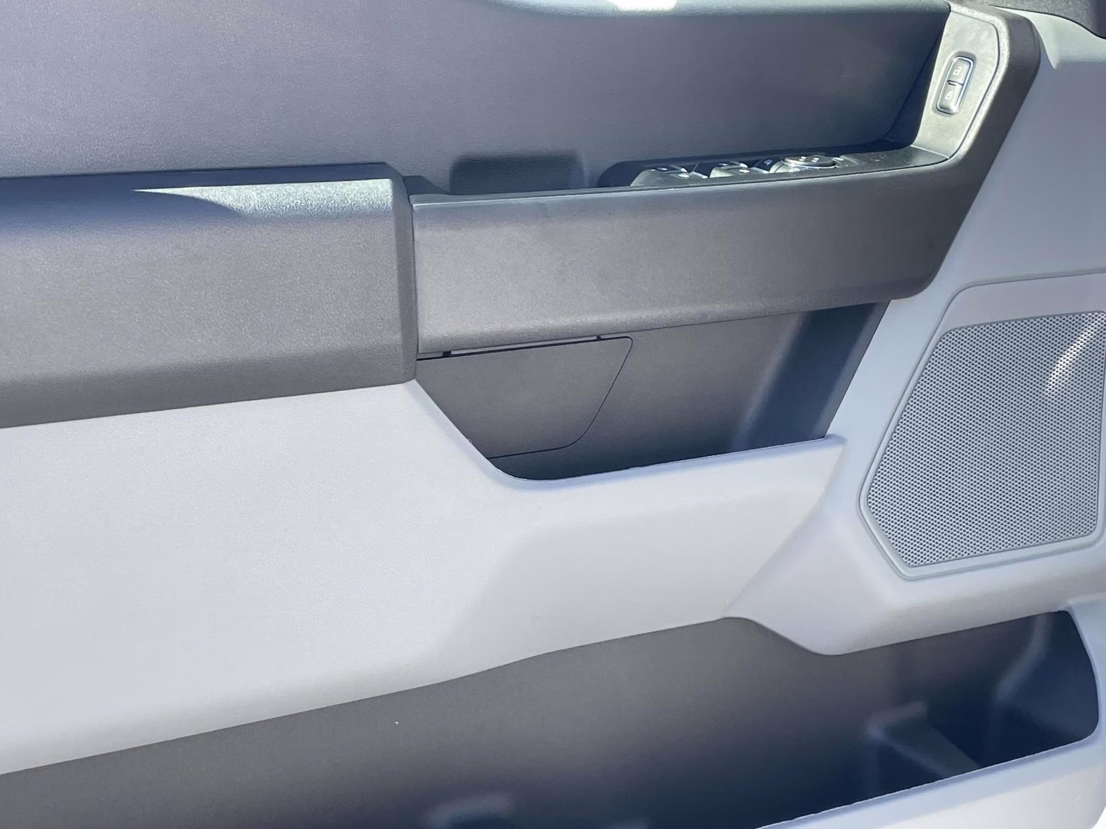 2026 Oxford White Ford Super Duty F-350 DRW XL 4X4 Truck