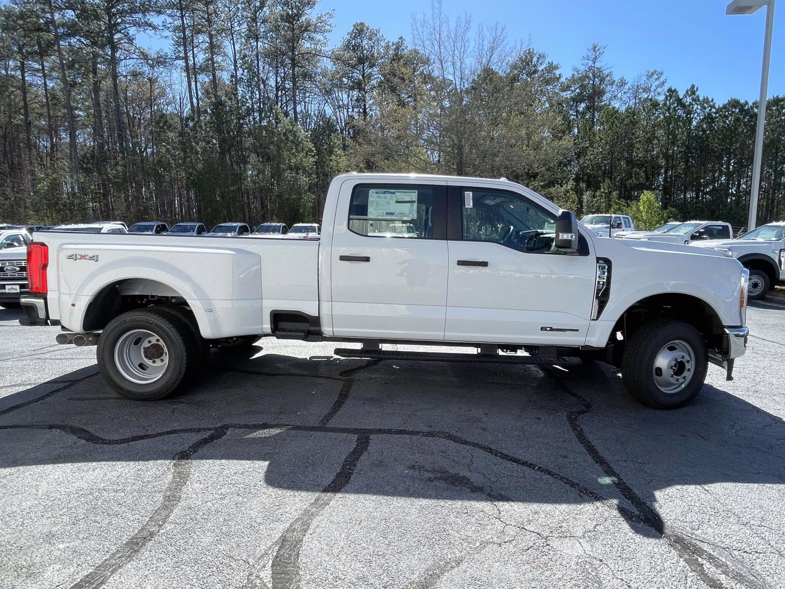 2026 Oxford White Ford Super Duty F-350 DRW XL 4X4 Truck