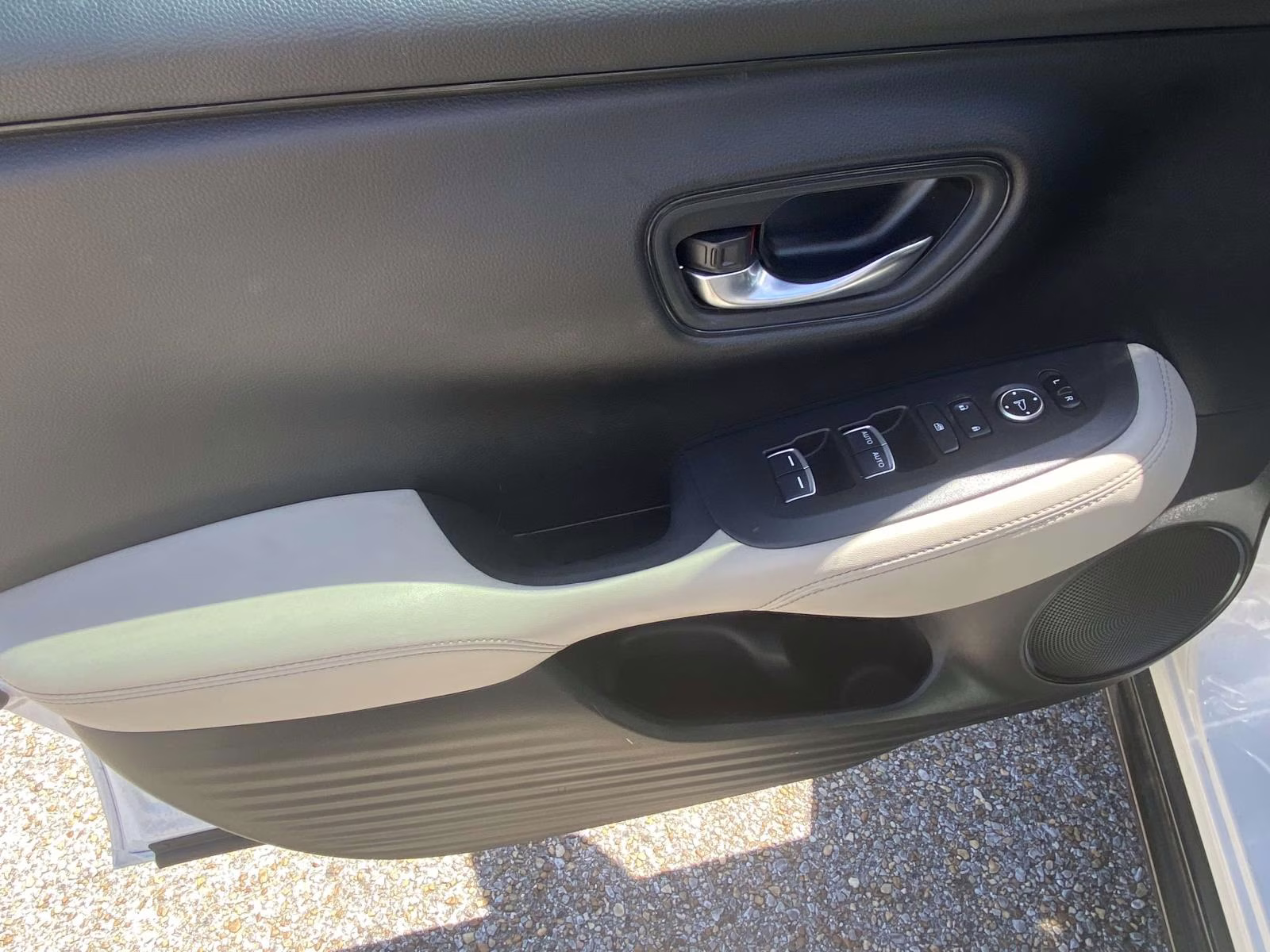 2023 White Honda HR-V EX-L FWD SUV