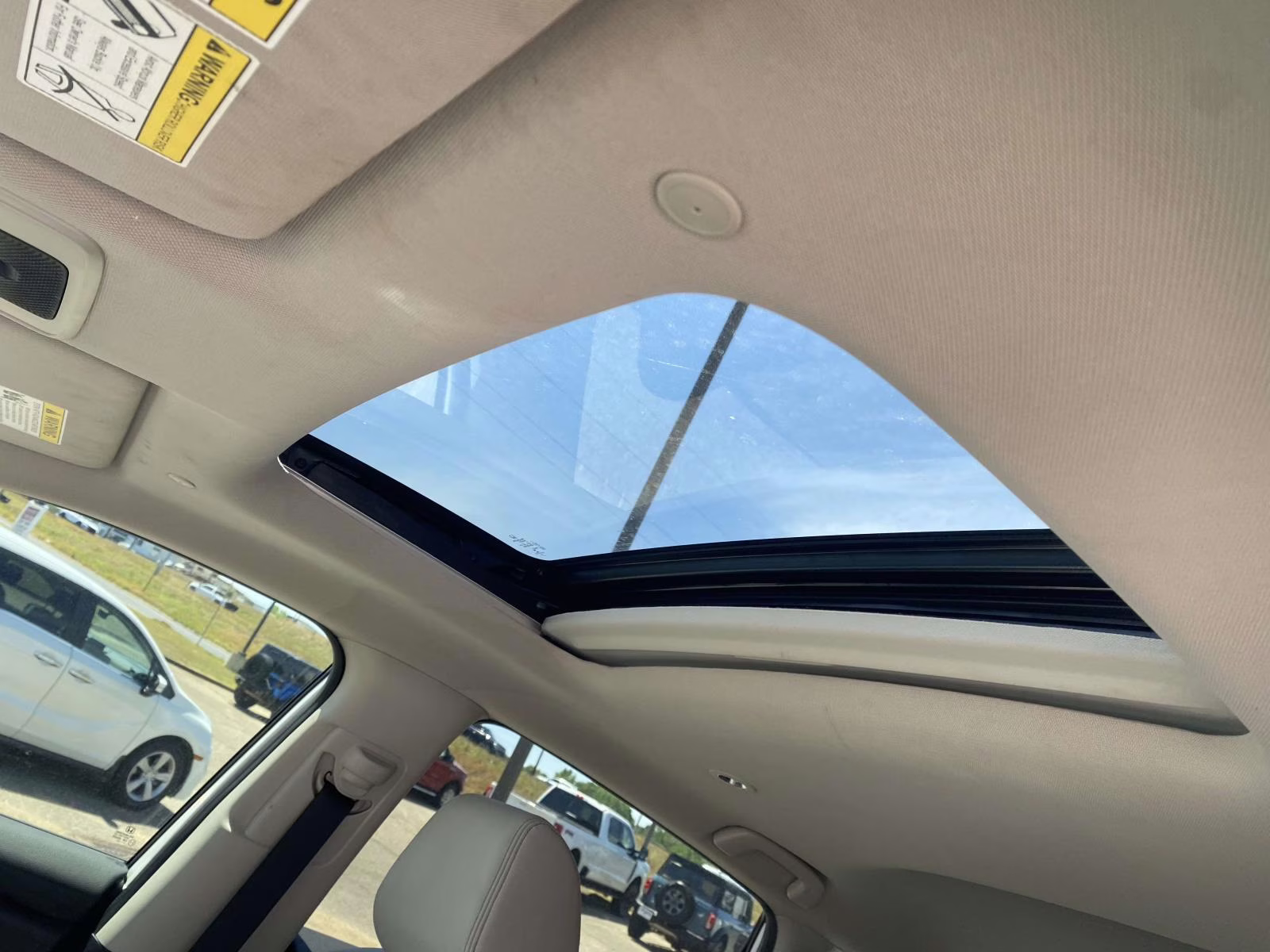 2023 White Honda HR-V EX-L FWD SUV