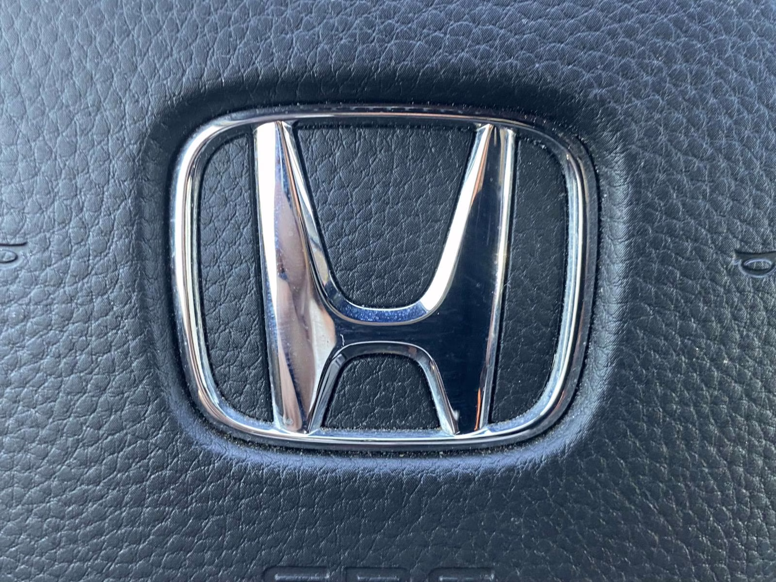 2023 White Honda HR-V EX-L FWD SUV
