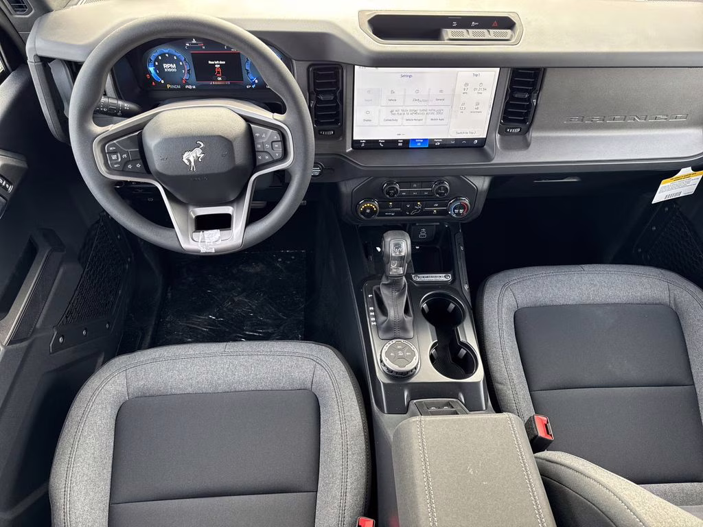 2026 Oxford White Ford Bronco Base 4X4 SUV