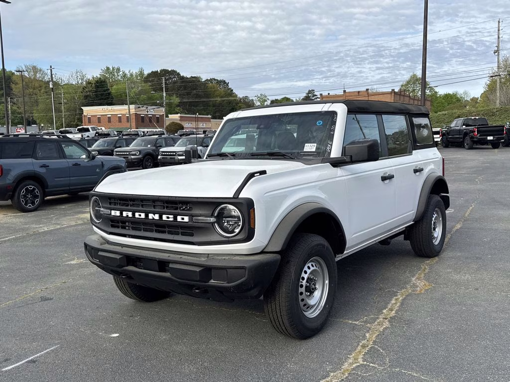 2026 Oxford White Ford Bronco Base 4X4 SUV