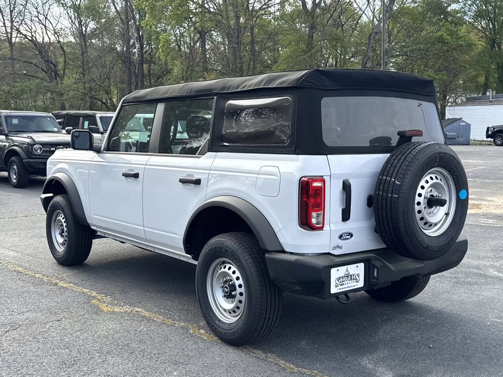 2026 Oxford White Ford Bronco Base 4X4 SUV