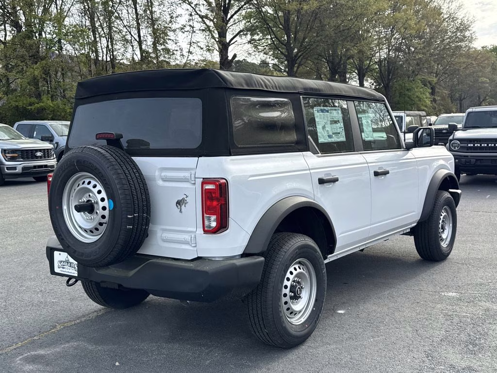 2026 Oxford White Ford Bronco Base 4X4 SUV