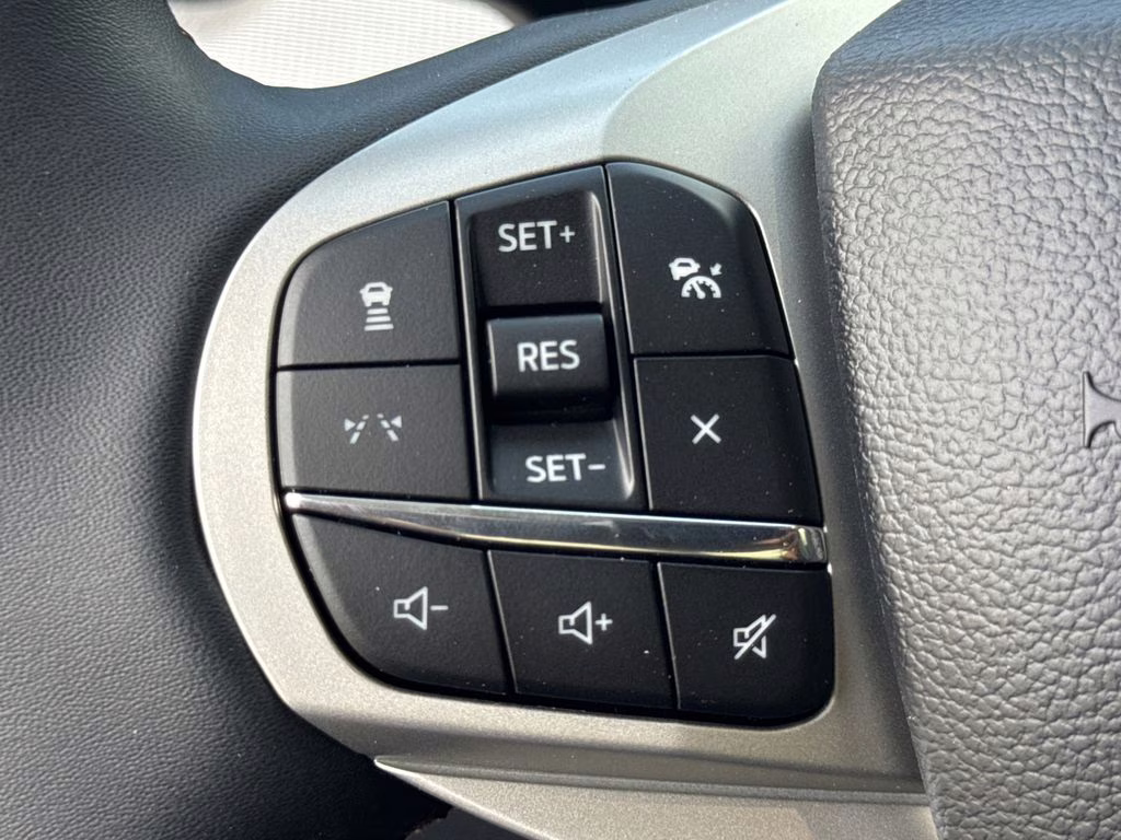 2026 White Metallic Ford Explorer Active RWD SUV