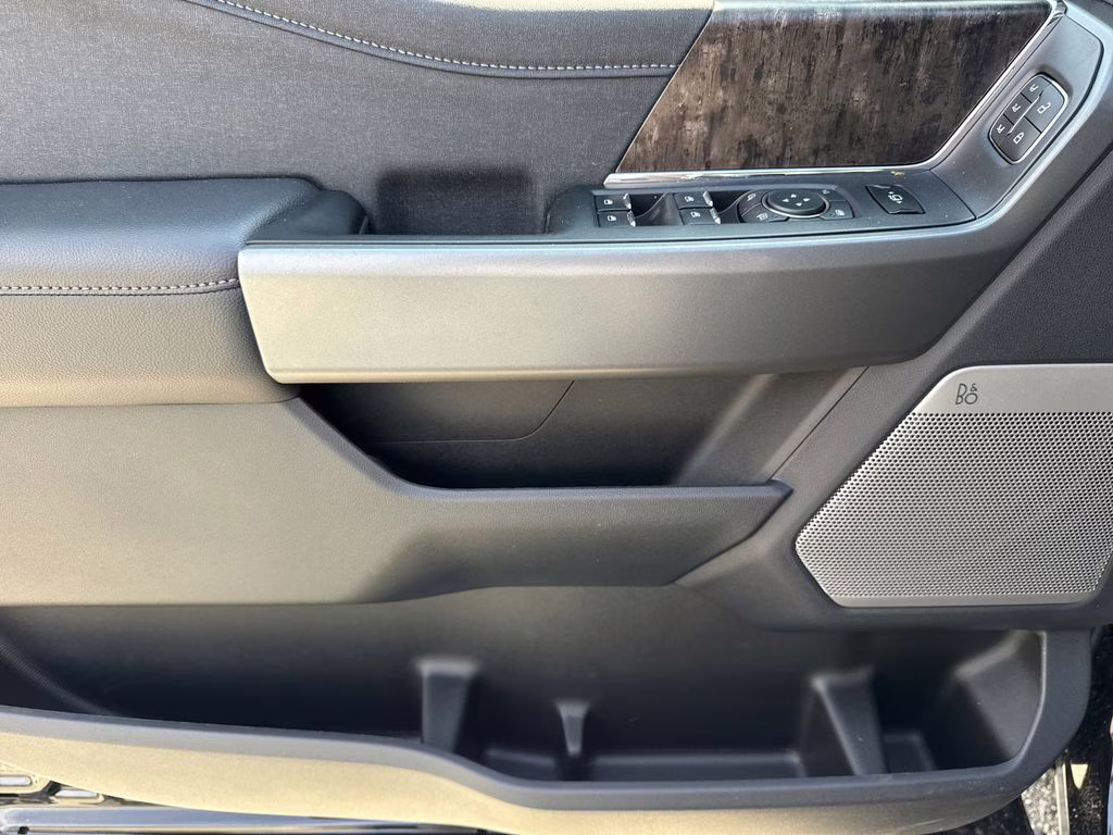 2026 Black Metallic Ford Super Duty F-250 SRW Lariat 4X4 Truck