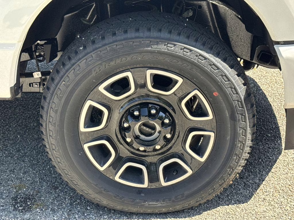 2026 White Metallic Ford Super Duty F-350 SRW Platinum 4X4 Truck