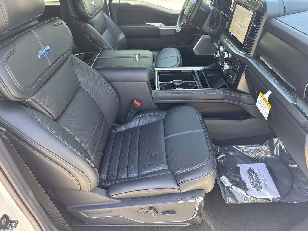 2026 White Metallic Ford Super Duty F-350 SRW Platinum 4X4 Truck