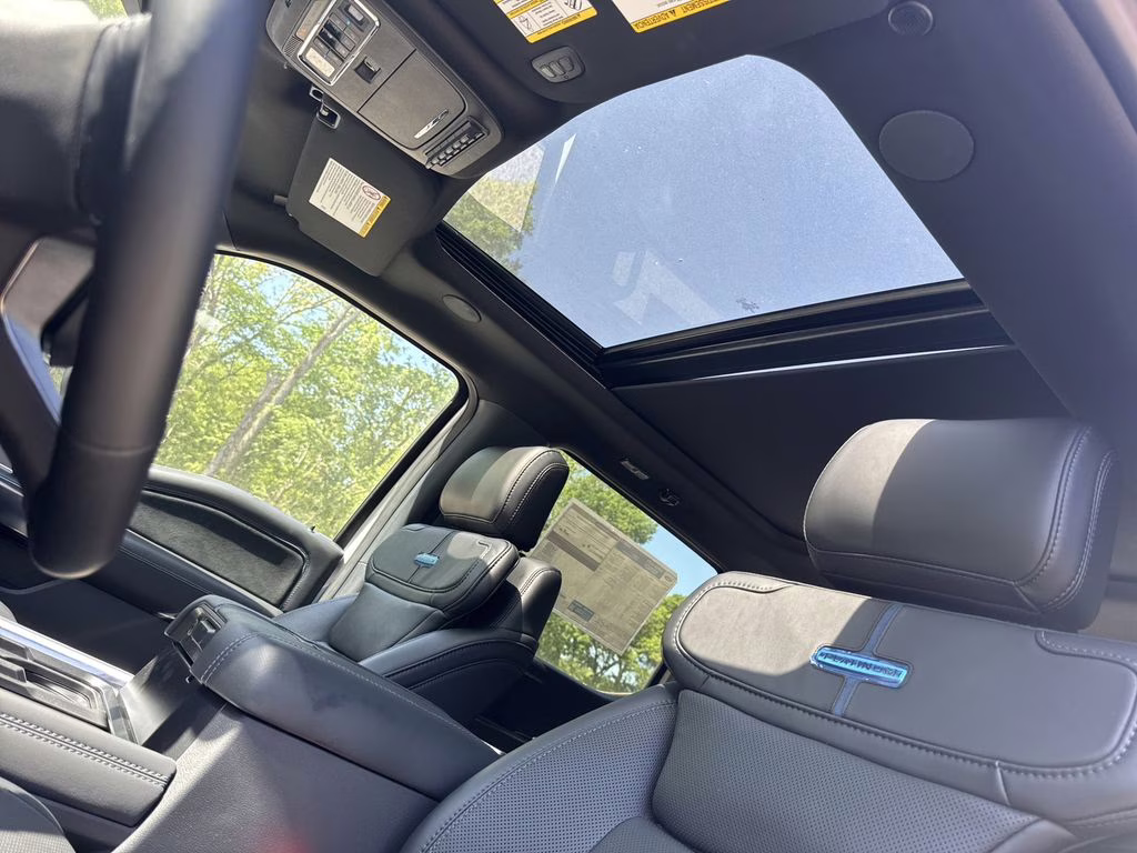 2026 White Metallic Ford Super Duty F-350 SRW Platinum 4X4 Truck