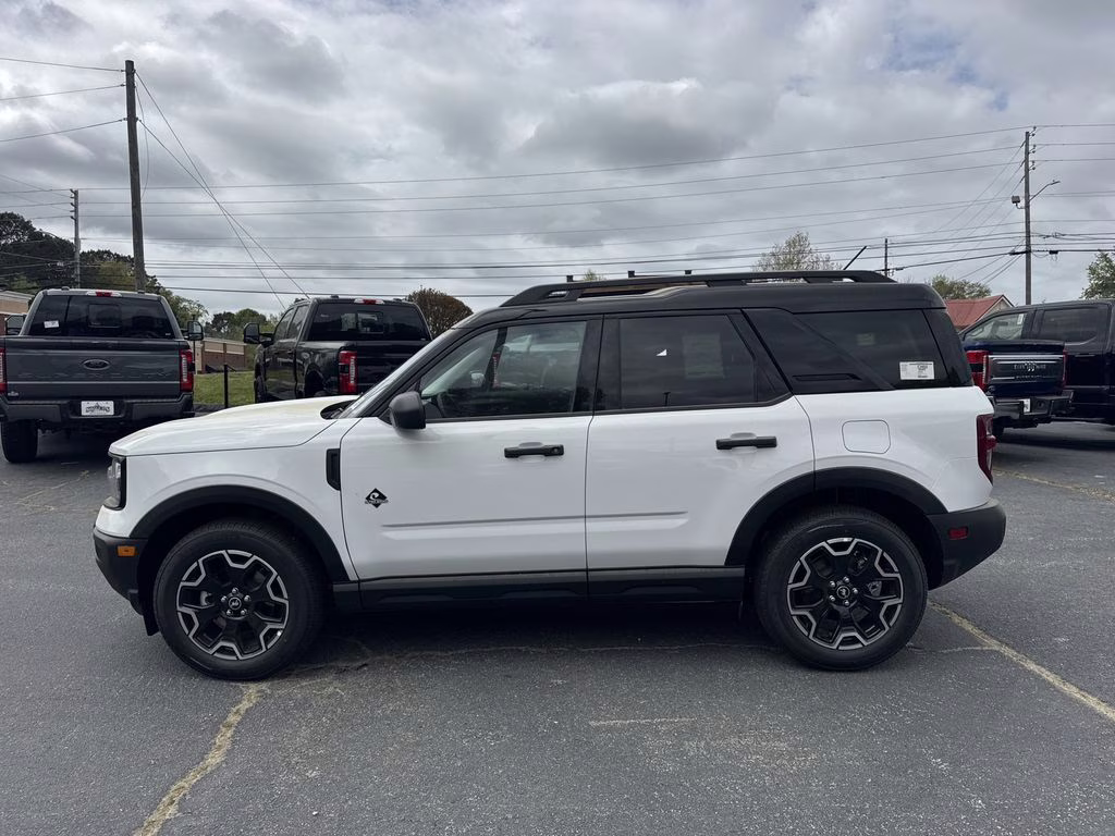 2026 Oxford White Ford Bronco Sport Outer Banks 4X4 SUV