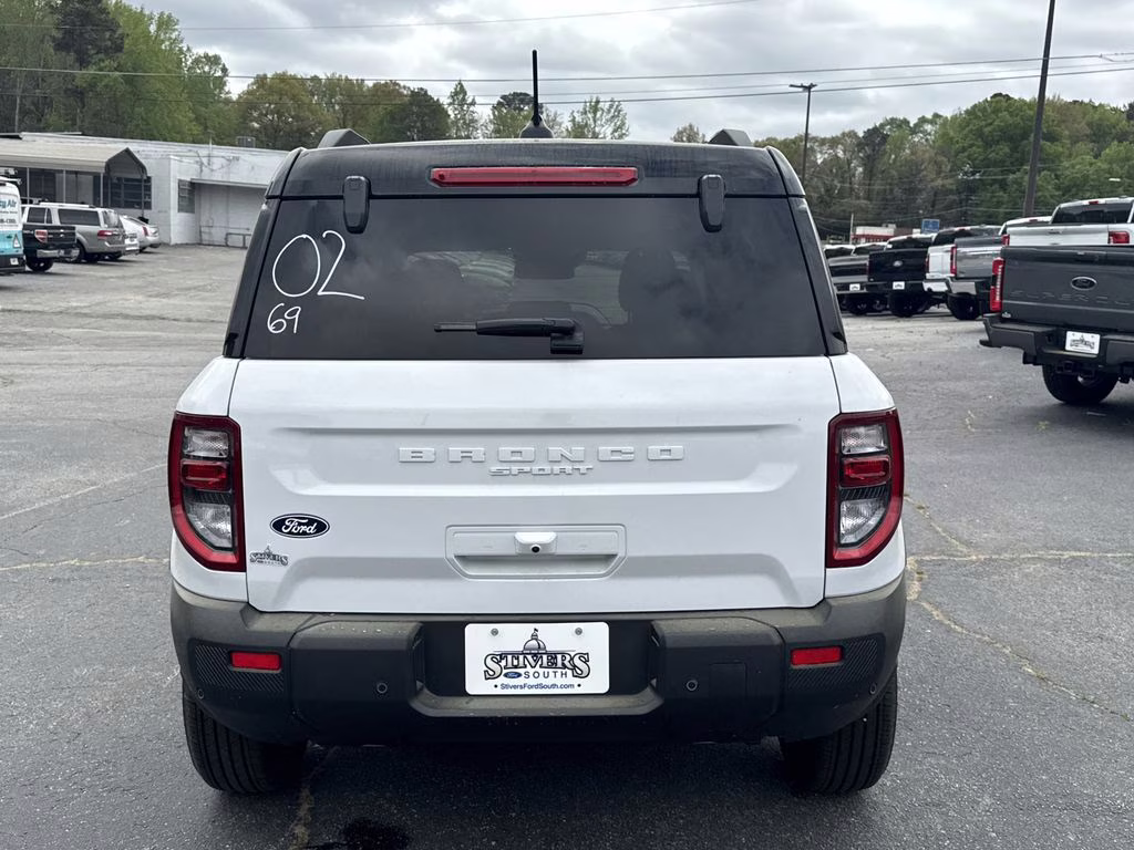 2026 Oxford White Ford Bronco Sport Outer Banks 4X4 SUV
