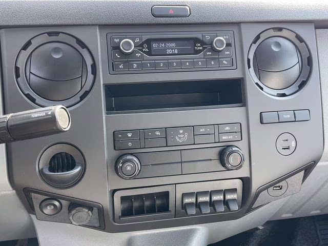 2027 Oxford White Ford F-650SD Base RWD Truck