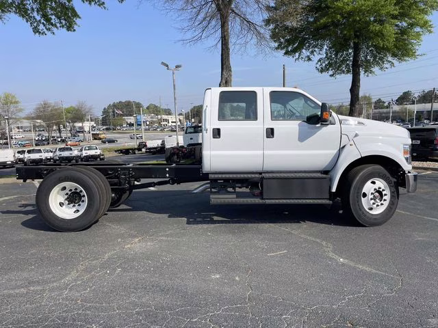 2027 Oxford White Ford F-650SD Base RWD Truck
