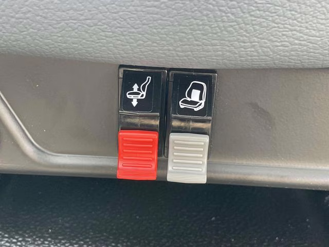 2027 Oxford White Ford F-650SD Base RWD Truck