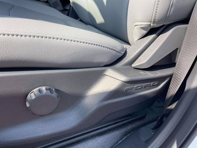 2026 Oxford White Ford Super Duty F-350 DRW XL 4X4 Truck