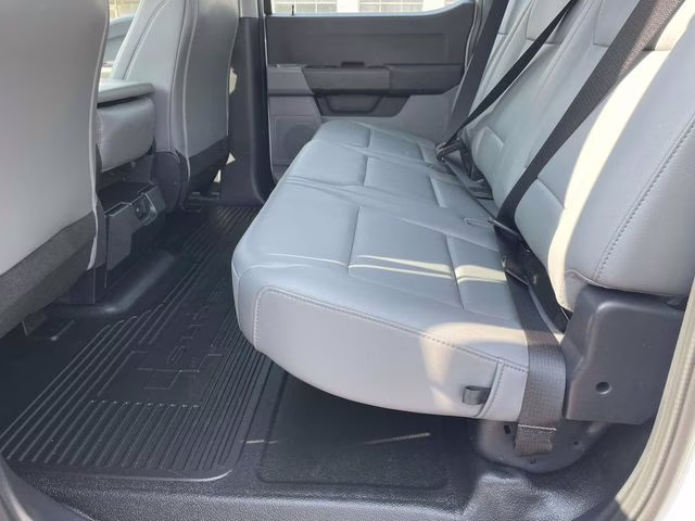 2026 Oxford White Ford Super Duty F-350 DRW XL 4X4 Truck