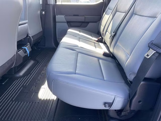 2026 Oxford White Ford Super Duty F-350 DRW XL 4X4 Truck