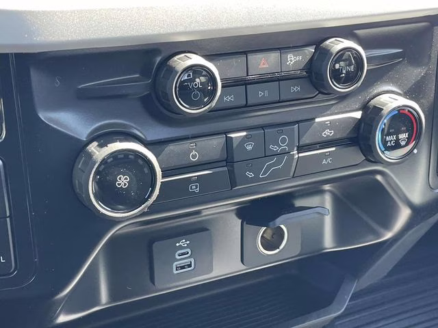 2026 Oxford White Ford Super Duty F-350 DRW XL 4X4 Truck