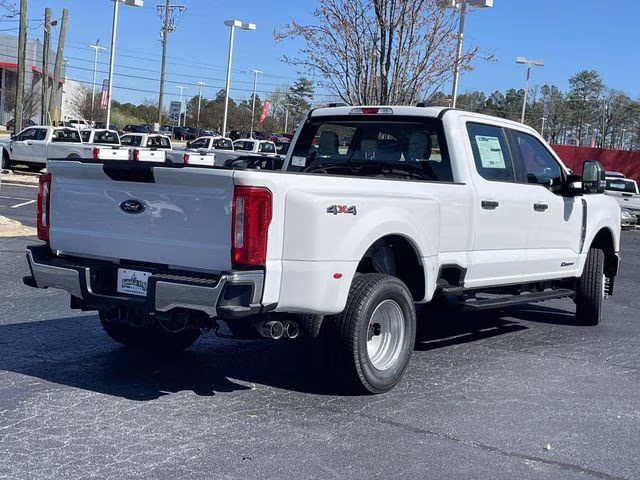 2026 Oxford White Ford Super Duty F-350 DRW XL 4X4 Truck