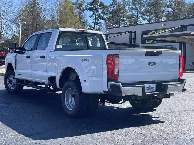 2026 Oxford White Ford Super Duty F-350 DRW XL 4X4 Truck