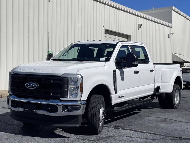 2026 Oxford White Ford Super Duty F-350 DRW XL 4X4 Truck