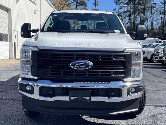 2026 Oxford White Ford Super Duty F-350 DRW XL 4X4 Truck