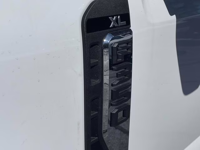 2026 Oxford White Ford Super Duty F-350 DRW XL 4X4 Truck