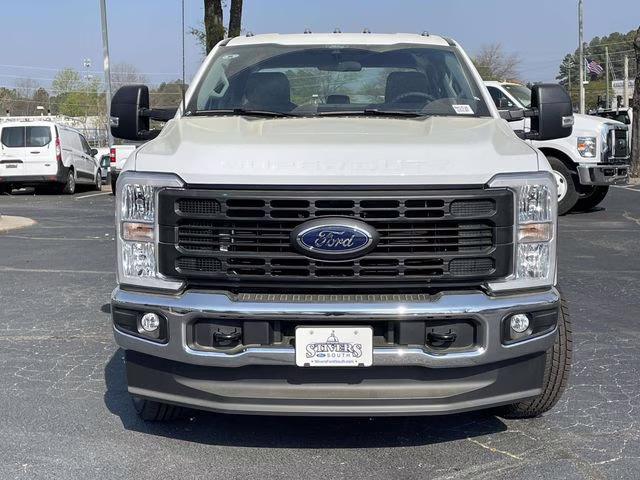2026 Oxford White Ford Super Duty F-350 DRW XL 4X4 Truck