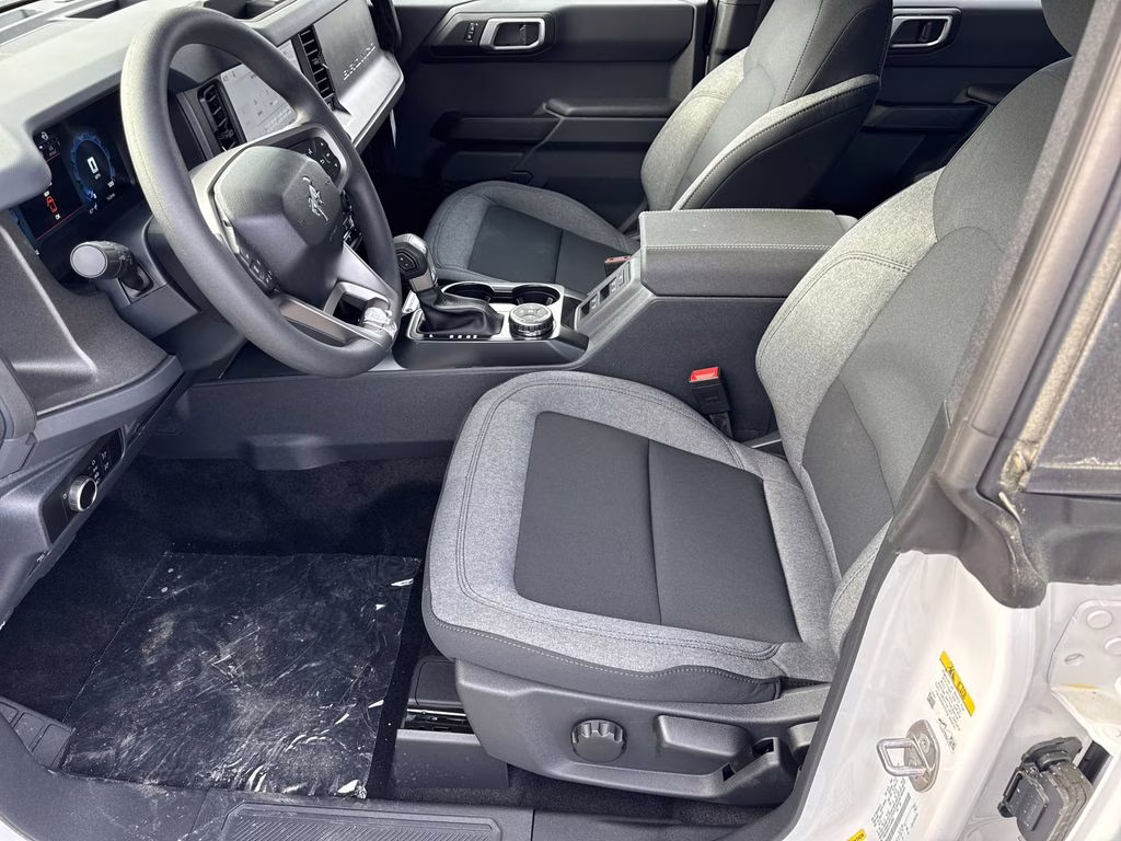 2026 Oxford White Ford Bronco Base 4X4 SUV