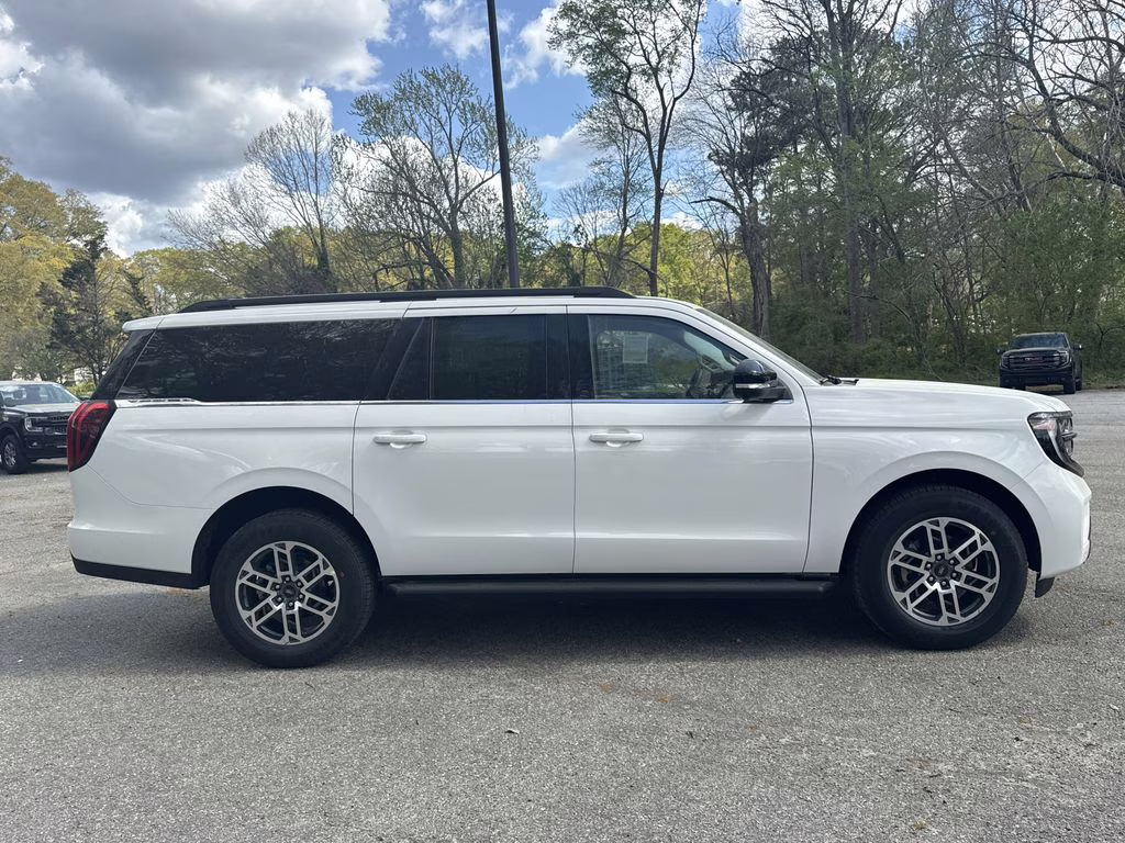2026 White Metallic Ford Expedition Max Active RWD SUV