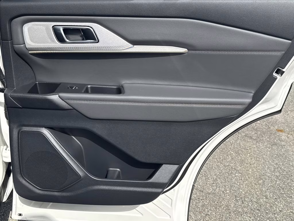 2026 White Metallic Ford Explorer Active RWD SUV