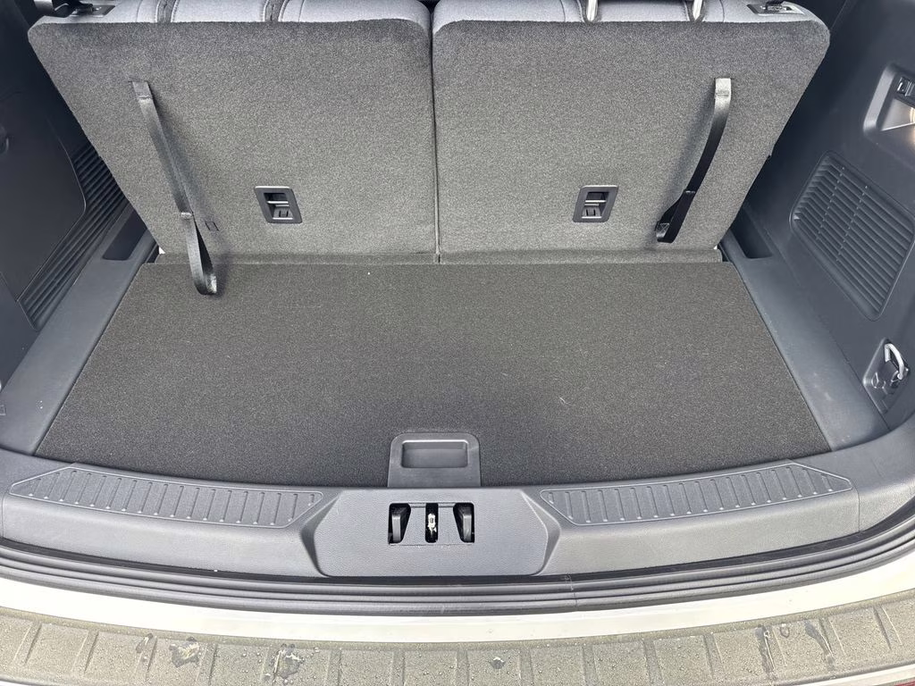 2026 White Metallic Ford Explorer Active RWD SUV