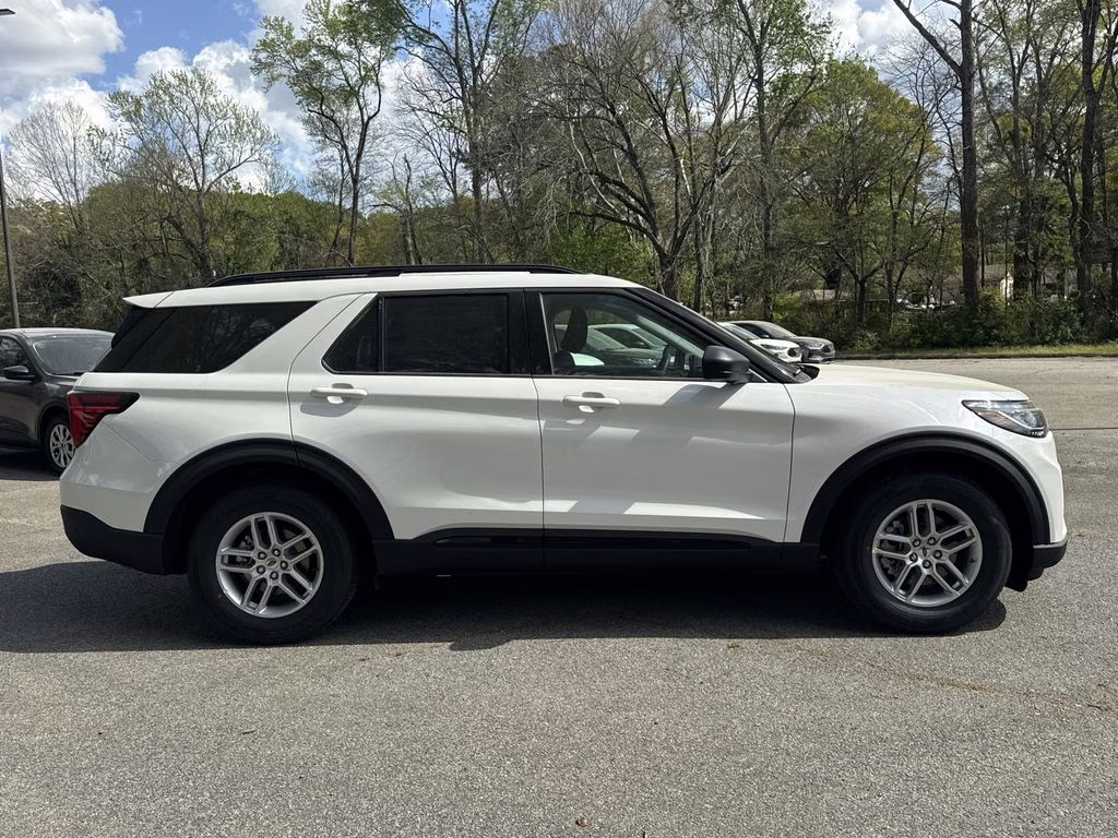2026 White Metallic Ford Explorer Active RWD SUV