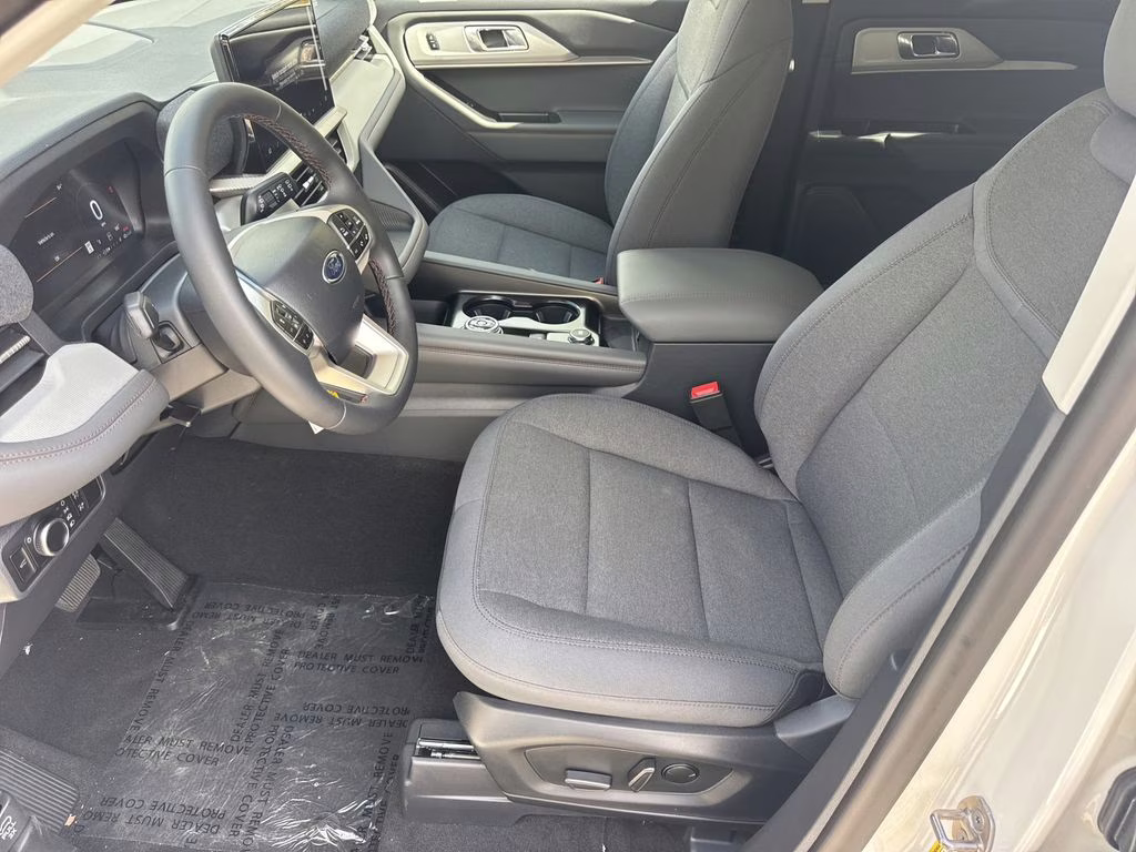 2026 White Metallic Ford Explorer Active RWD SUV