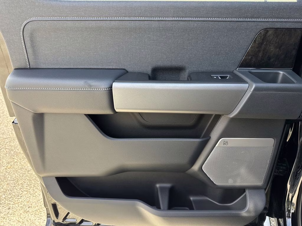 2026 Black Metallic Ford Super Duty F-250 SRW Lariat 4X4 Truck