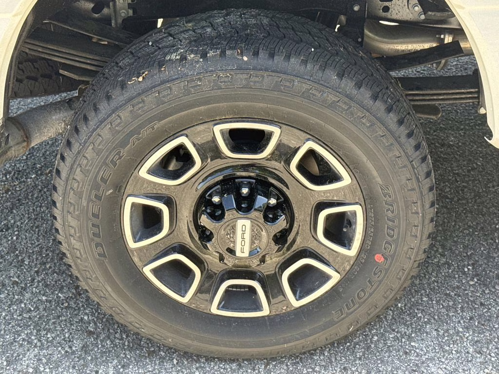 2026 White Metallic Ford Super Duty F-350 SRW Platinum 4X4 Truck