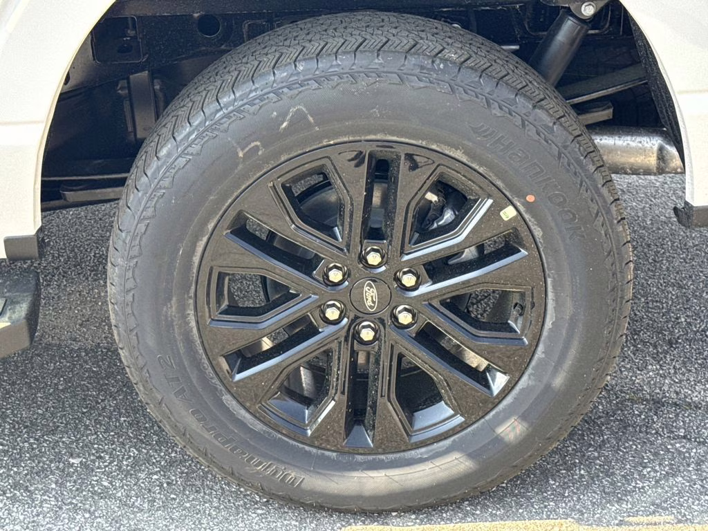 2026 Oxford White Ford F-150 Lariat 4X4 Truck