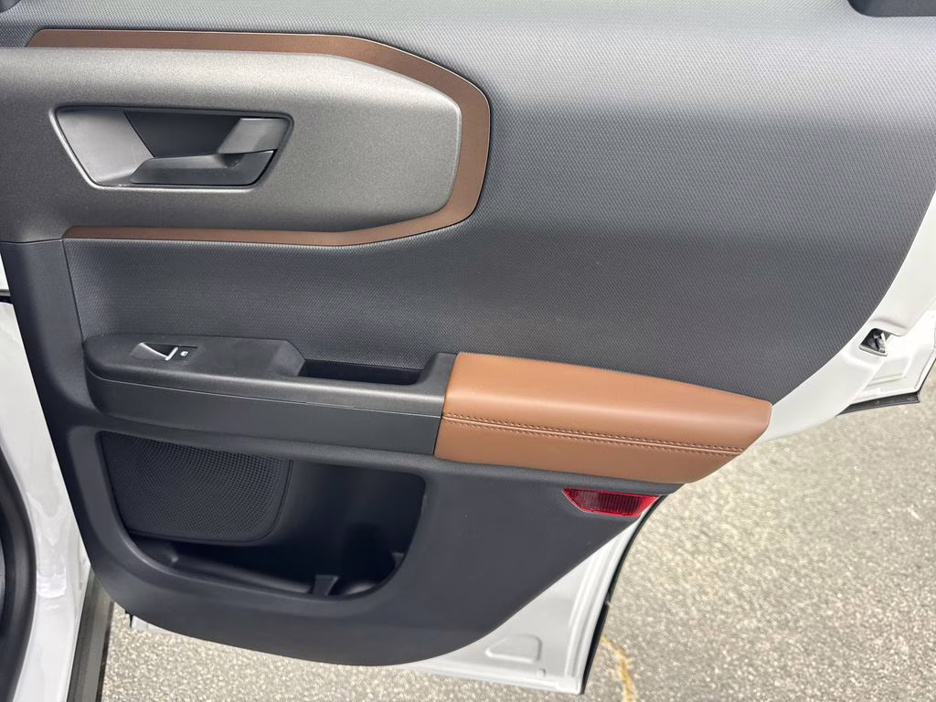 2026 Oxford White Ford Bronco Sport Outer Banks 4X4 SUV