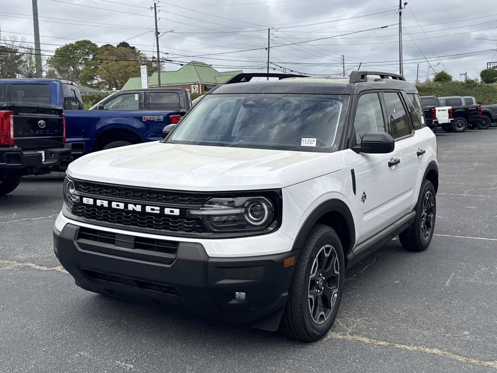 2026 Oxford White Ford Bronco Sport Outer Banks 4X4 SUV