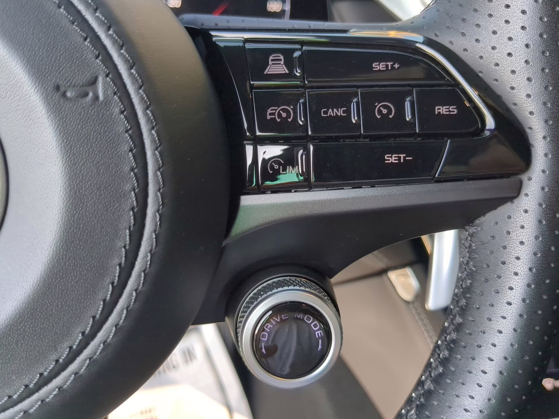 2025 Bianco Astro Metallic Maserati Grecale Modena AWD SUV