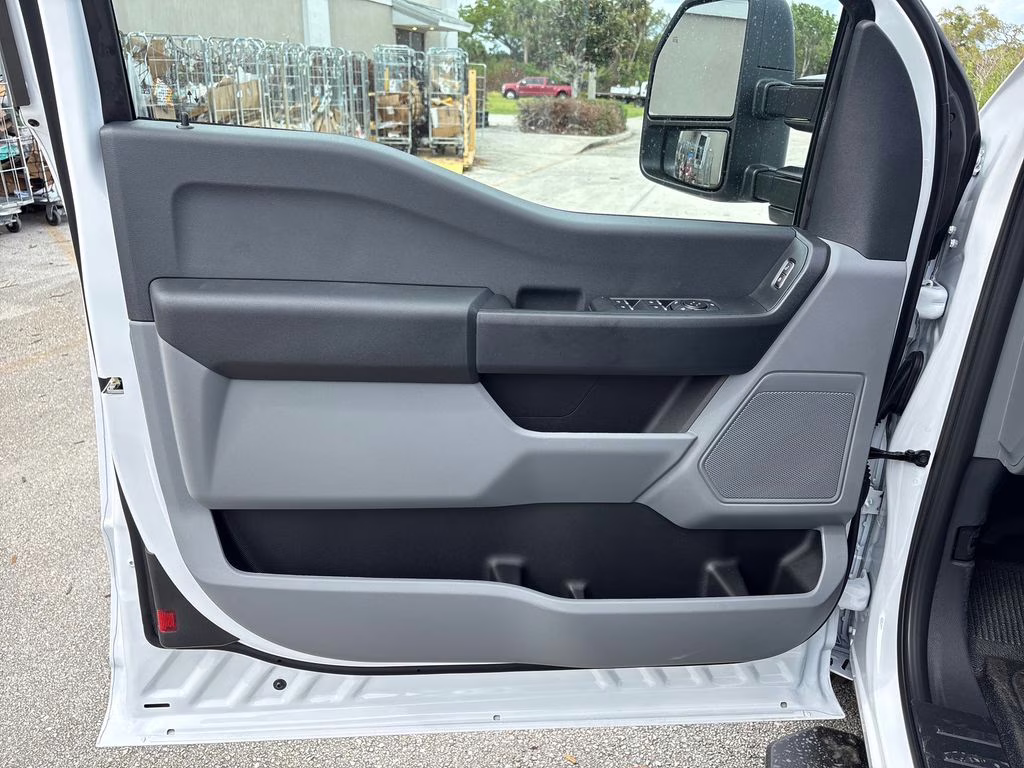 2026 Oxford White Ford Super Duty F-250 SRW XL RWD Truck