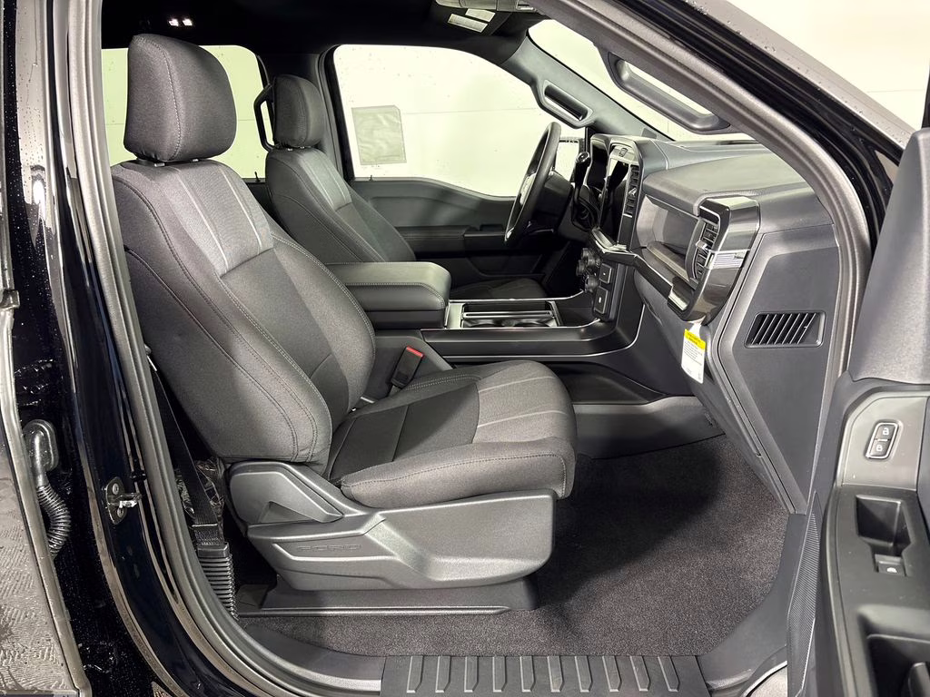 2026 Agate Black Metallic Ford F-150 LOBO 4X4 Truck