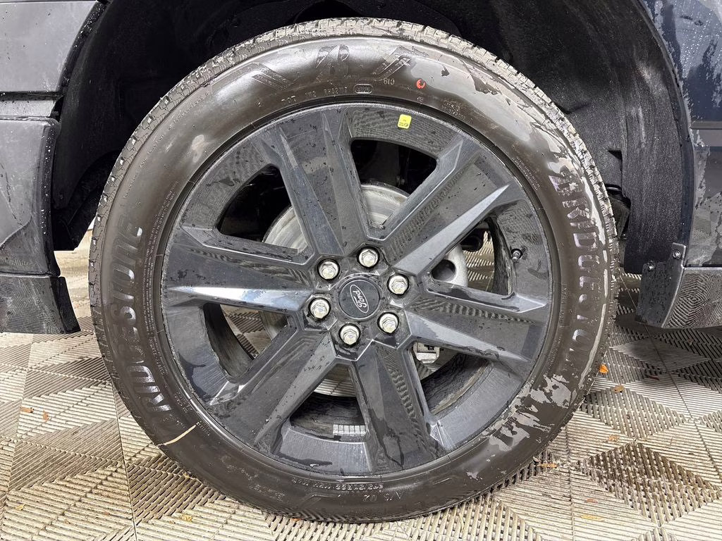 2026 Agate Black Metallic Ford F-150 LOBO 4X4 Truck