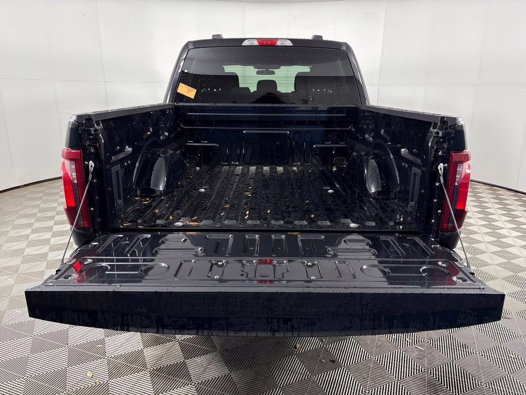 2026 Agate Black Metallic Ford F-150 LOBO 4X4 Truck