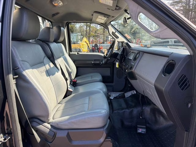 2013 Tuxedo Black Metallic Ford Super Duty F-350 SRW XL 4X4 Truck