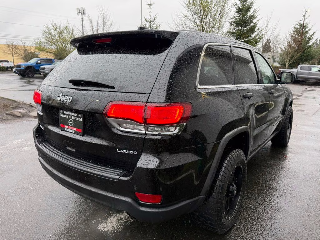 2022 Diamond Black Crystal Pearlcoat Jeep Grand Cherokee WK Laredo E 4X4 SUV